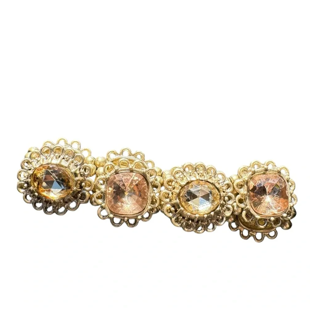 Gold accent stretchy bracelet